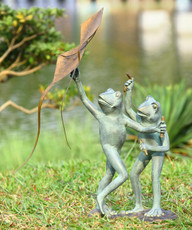 SPI Home 21104 Frog Kite Flyers Sculpture