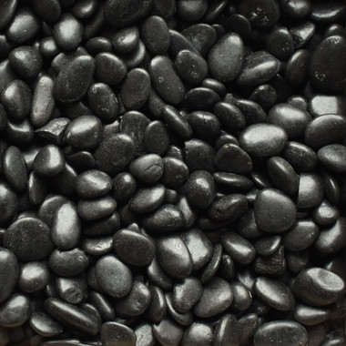 https://cdn11.bigcommerce.com/s-o5fail/products/3018/images/10160/green-vista-polished-black-mexican-beach-pebbles-by-the-pallet__39788__85680.1683901553.380.380.jpg?c=2