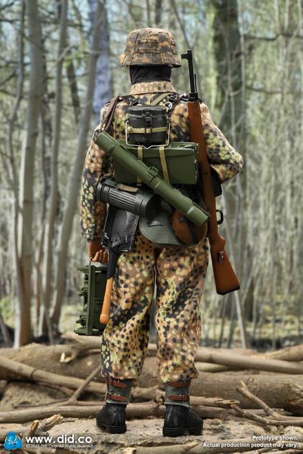 DID (D80171) 1/6 Scale WWII German 12th SS Panzer Division Oberschütze – Lio Figure DID (D80171) 1/6 Scale WWII German 12th SS Panzer Division Oberschütze – Lio Figure