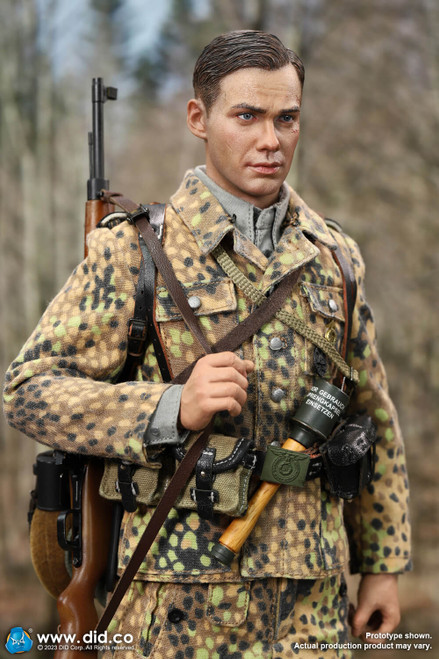 DID (D80171) 1/6 Scale WWII German 12th SS Panzer Division Oberschütze – Lio Figure DID (D80171) 1/6 Scale WWII German 12th SS Panzer Division Oberschütze – Lio Figure