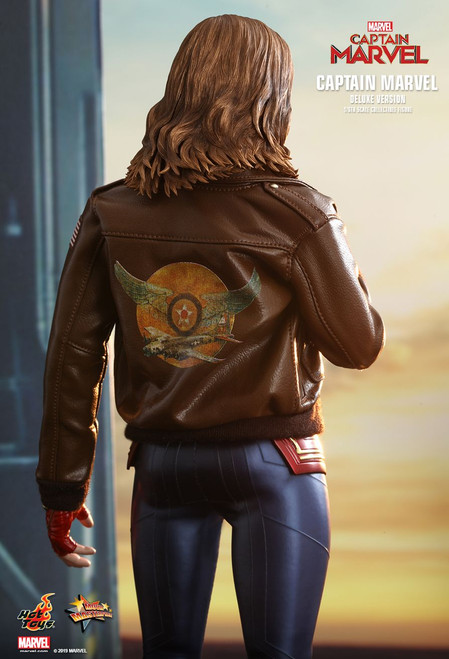 Hot Toys (MMS522) 1/6 Scale Captain Marvel – Captain Marvel Figure (Deluxe Version) Hot Toys (MMS522) 1/6 Scale Captain Marvel – Captain Marvel Figure (Deluxe Version)