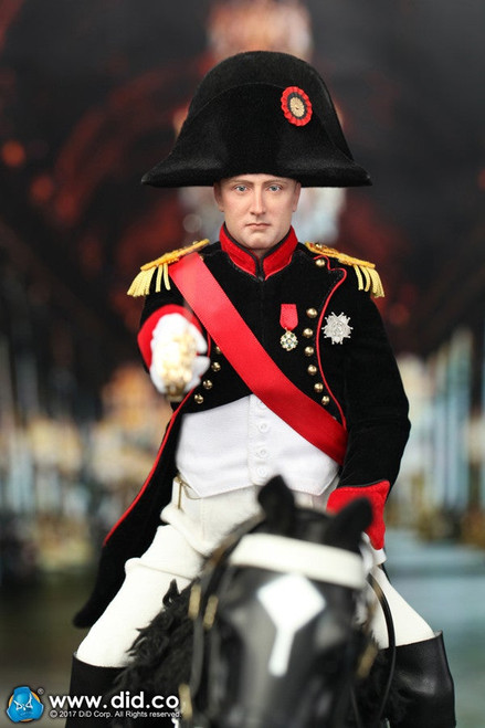 1/6 Scale Emperor of the French Napolean Bonaparte Figure (Battle Version) by DID 1/6 Scale Emperor of the French Napolean Bonaparte Figure (Battle Version) by DID