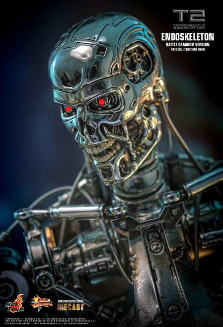 Hot Toys (MMS840D77) 1/6 Scale Terminator 2: Judgment Day - Endoskeleton Figure (Battle Damaged Version)