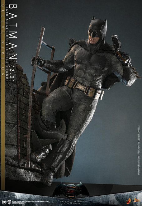 Hot Toys (MMS732) 1/6 Scale Batman v Superman: Dawn of Justice - Batman Figure (Deluxe Version)