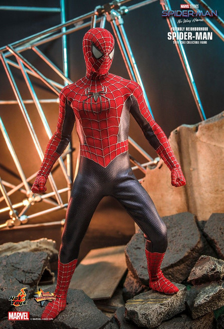 Hot Toys (MMS661) 1/6 Scale Spider-Man: No Way Home Friendly Neighborhood - Spider-Man Figure (Standard Version) Hot Toys (MMS661) 1/6 Scale Spider-Man: No Way Home Friendly Neighborhood - Spider-Man Figure (Standard Version)