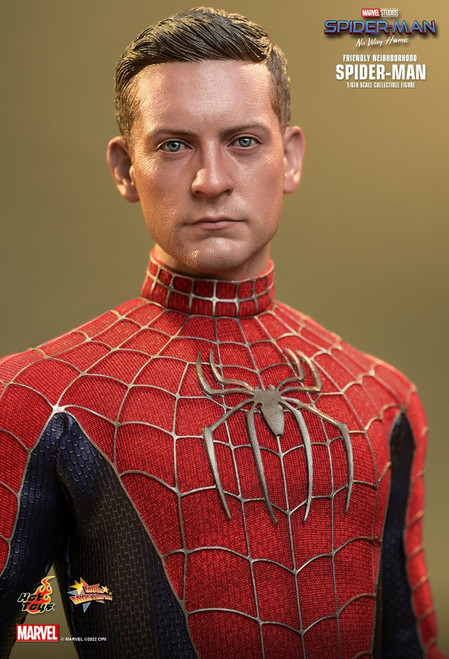 Hot Toys (MMS661) 1/6 Scale Spider-Man: No Way Home Friendly Neighborhood - Spider-Man Figure (Standard Version) Hot Toys (MMS661) 1/6 Scale Spider-Man: No Way Home Friendly Neighborhood - Spider-Man Figure (Standard Version)