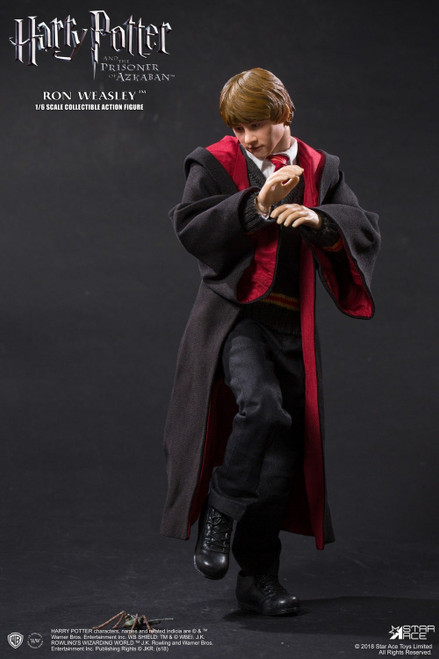 1/6 Scale Harry Potter and the Prisoner of Azkaban Ron Weasley Figure (Deluxe Teenager Version) by Star Ace Toys 1/6 Scale Harry Potter and the Prisoner of Azkaban Ron Weasley Figure (Deluxe Teenager Version) by Star Ace Toys