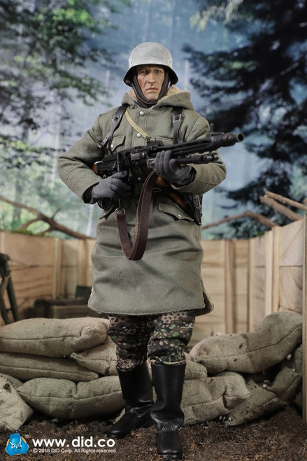 DID D80130 1/6 Scale WW2 SS Panzer Division Das Reich MG42 Gunner