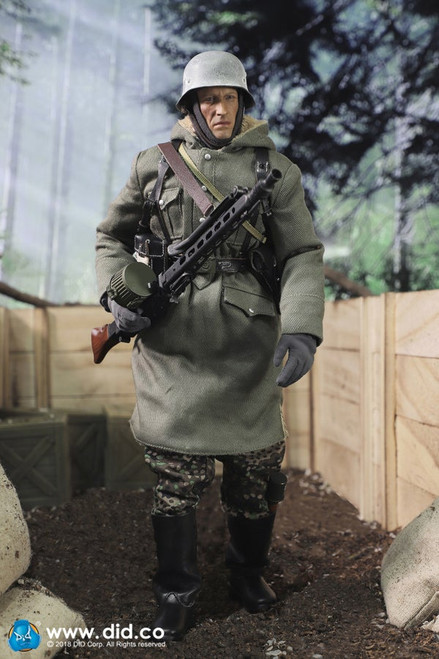 1/6 Scale WW2 SS Panzer Division Das Reich MG42 Gunner "Dustin" Figure by DID 1/6 Scale WW2 SS Panzer Division Das Reich MG42 Gunner "Dustin" Figure by DID