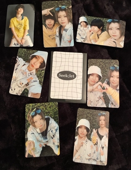 SEEK;LET TRADING CARDS