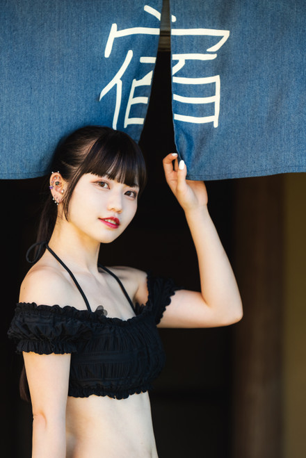 Yuina Photobook "SEEKER"- BROMIDE SET A