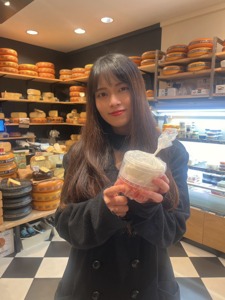 Okinawa Electric Girl Saya: Dutch Souvenir Set