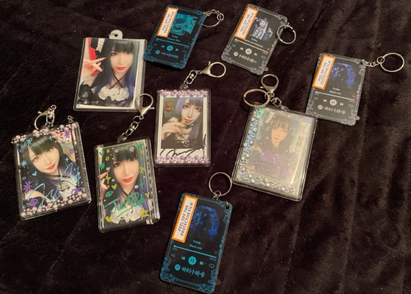 YABATANIEN JURIA ACRYLIC KEYCHAINS - RANDOM