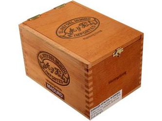 El Rey Del Mundo Cigars Maduro Rectangulares 30 Ct. Box 5.62X45, wooden cigar box with logo and product details on the side. El Rey Del Mundo Cigars Maduro Rectangulares 30 Ct. Box 5.62X45, wooden cigar box with logo and product details on the side.