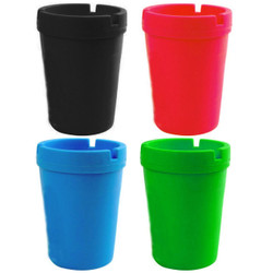 Plastic Bucket Car Ashtray Multi Color, colorful plastic buckets for cars with built-in ashtray in black, red, blue, and green colors.