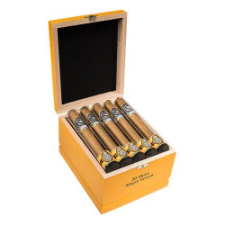 Victor Sinclair Shots Cigars, a wooden box containing 20 maple scotch flavored cigars with gold and black bands.