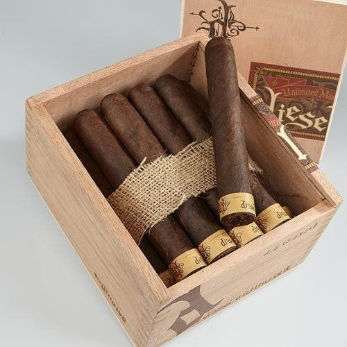 Diesel Unlimited Maduro cigars 20Ct. Box, wooden box with several dark brown cigars and a single cigar lying on top.