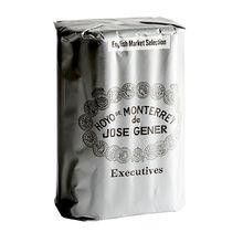 Hoyo de Monterrey Cigars Bundle No. 450 Robusto, image of the cigar bundle packaging in silver with brand details.