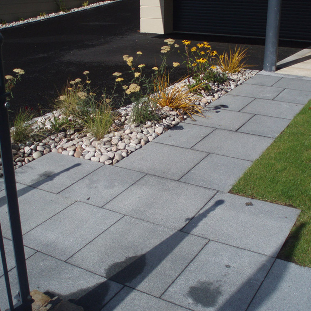 Blue Grey Granite Paving in situ3