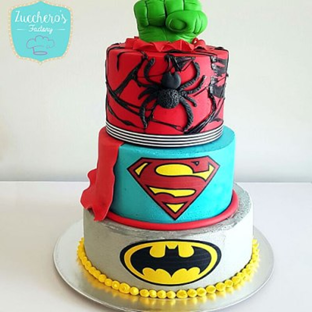 Baby Superman birthday cake - Decorated Cake by Dee - CakesDecor