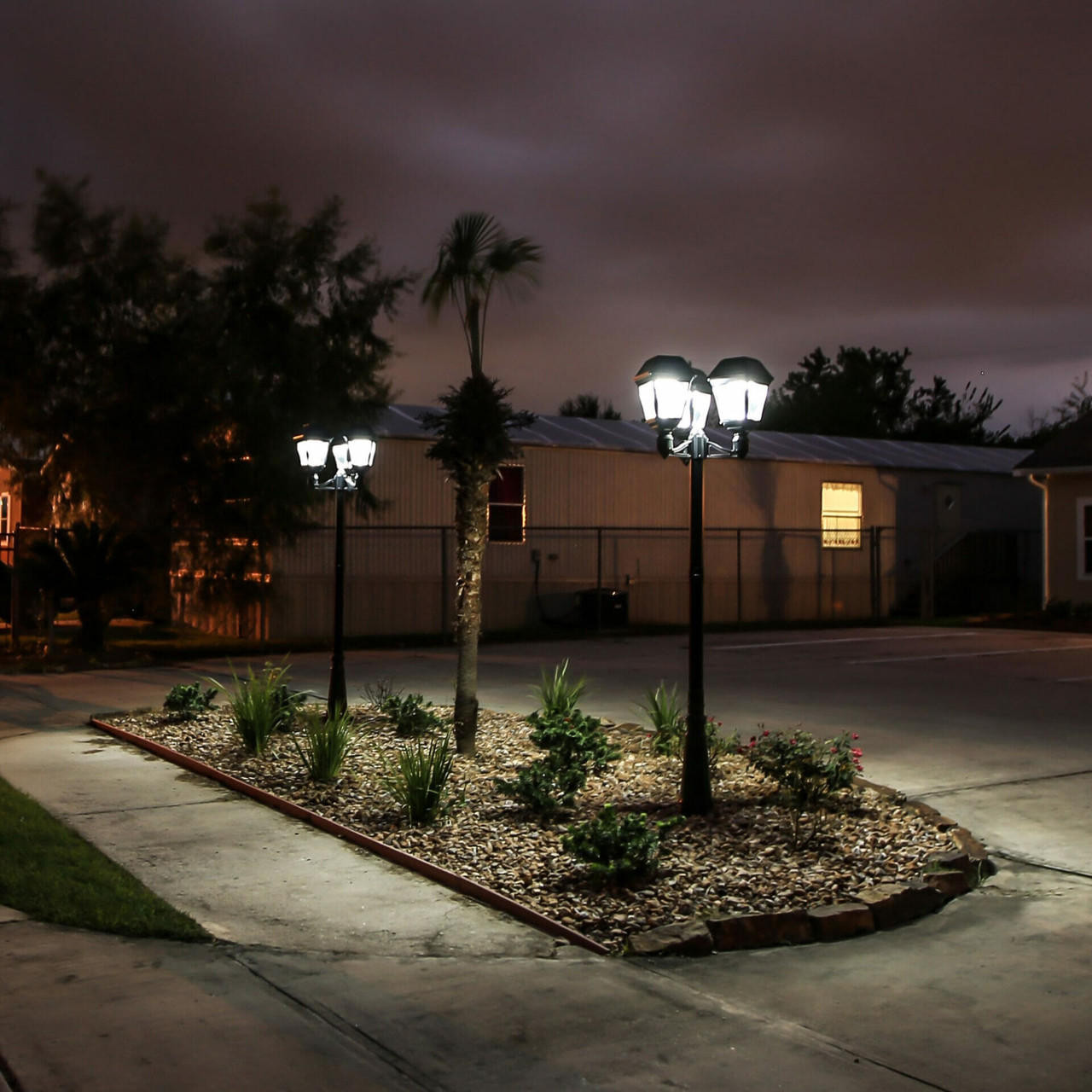 Gama Sonic 97KF30 | Imperial III Commercial Solar Post Light