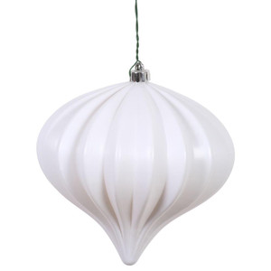 Vickerman N151211DMV - 5.7 inch White Matte Onion Outdoor Christmas Ornament - 3 Pack