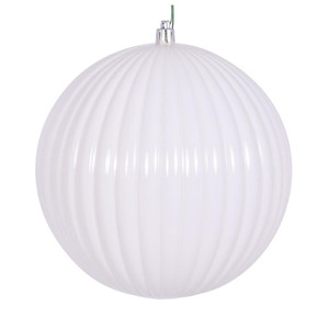Vickerman N222411DSV 6" White Shiny Lined Ball Ornament 4/Bg