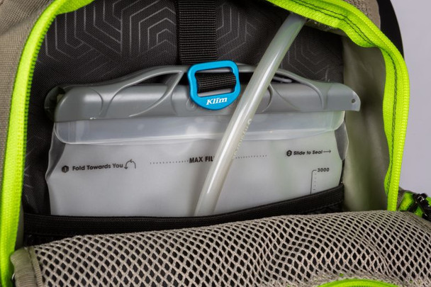 Sage Hi-Viz Bladder Detail