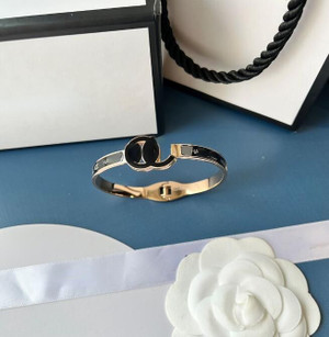 20style 18k Gold Plated Bangle Bracelets Luxury Brand Designers Letter Leather Fashion Women Love Embossed Stamp Bangle Wedding Jewellery Gift