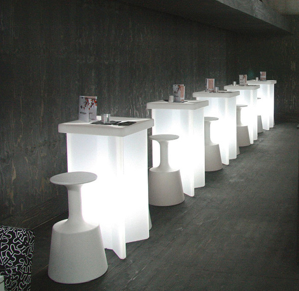 Ice Pod Table Illuminated Ice Pod Table Illuminated