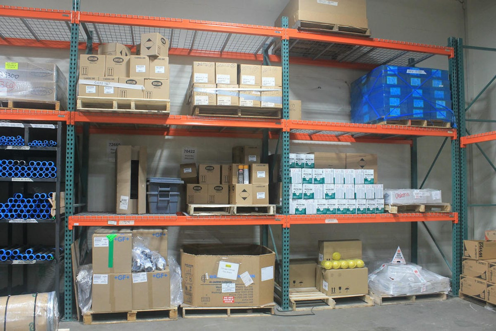 Should I Connect My Warehouse Pallet Racking to My Building?