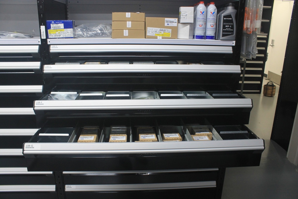 Rousseau Modular Drawer Cabinets vs Standard Catalog House Cabinets: What’s the Difference?