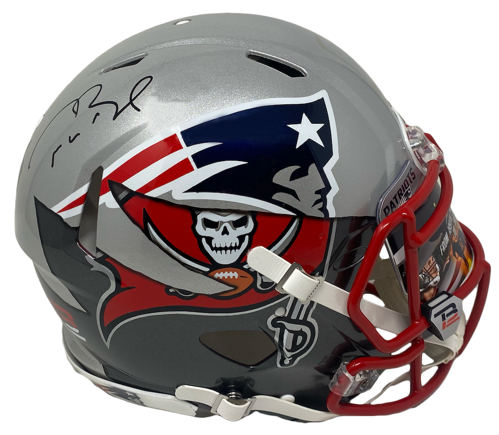 TOM BRADY Autographed Patriots / Bucs 
