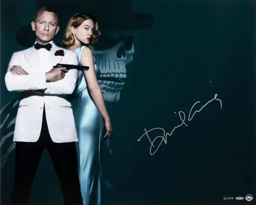 DANIEL CRAIG Autographed “Spectre V1” 30x24 photo UDA