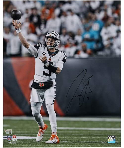 Joe Burrow Autographed Cincinnati Bengals Throwing 16" x 20" Photograph Fanatics