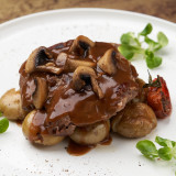 Braised Beef Tips with Hot Garlic Mushrooms