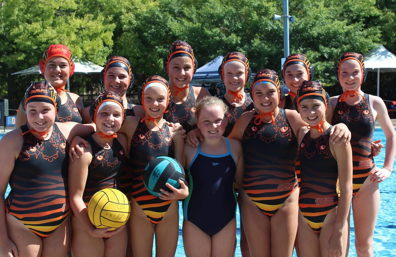 agon swim 水球用 ハイレグ型水球水着 海外チーム 女子水球部 年度末セール