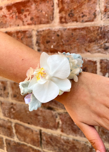 zara wrist corsage