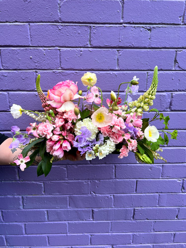 this is a medium size table arrangement