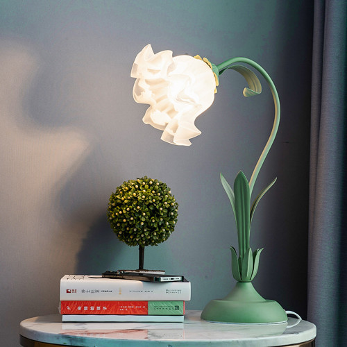 Retro Atmosphere Light Acrylic Flower LED Desk Lamp 