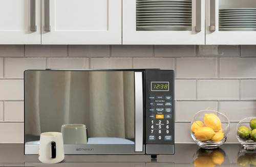 Emerson MWG1191SB 1.1 Cu. Ft. Microwave with Built-In Grill Function, 1100W Power