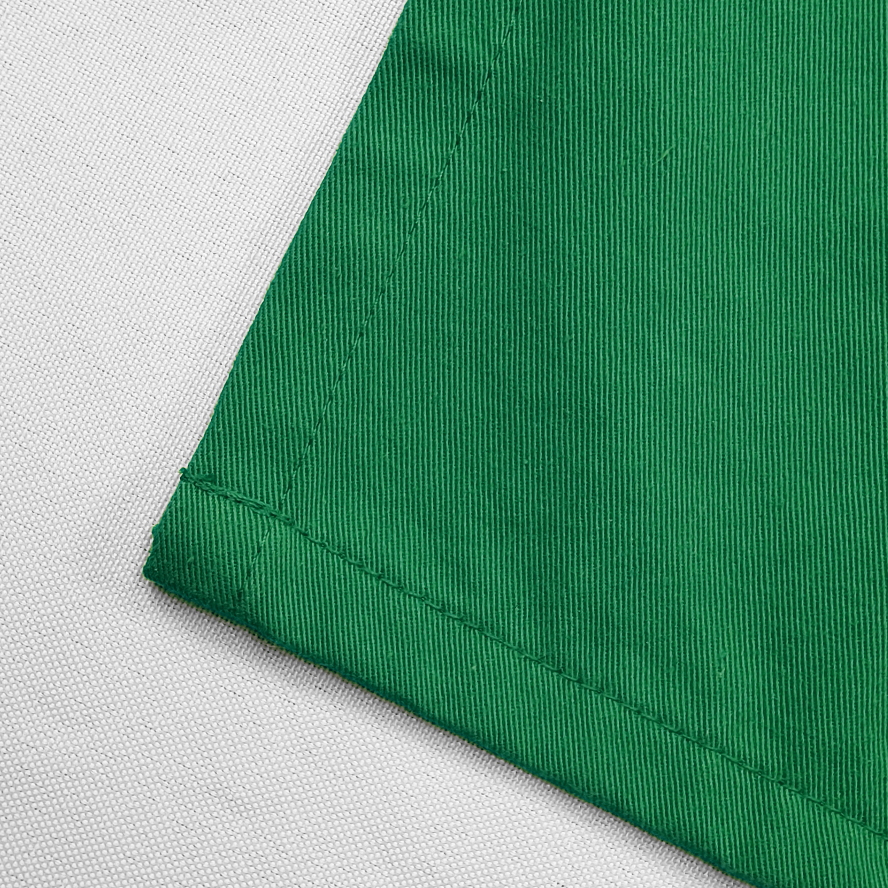 ChefsCloset Kelly Green St Patrick's Reversible 3-Pocket Waist Apron (Seasonal Clearance)