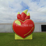 ¿Que es un dummie, una replica y un logo inflable?