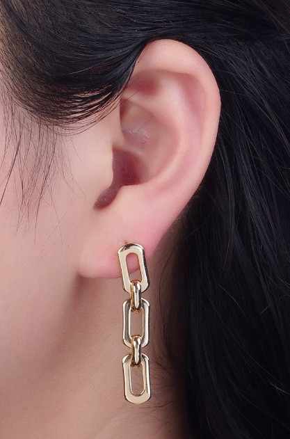 paper clip link earrings, earrings, gold plated earrings, modern earrings, prom avenue, accessories, ear candy 