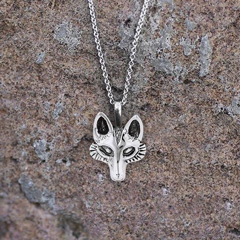 ᎢhᎧ ᏣurᎥᏍᎦ FᎾx - Hairy Growler - fox necklace handcrafted silver