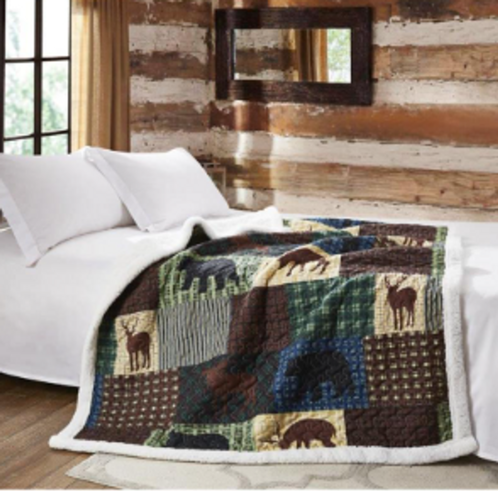 Wilderness Patch Primitive Quilted Sherpa Throw Blanket | DUKDQST10079