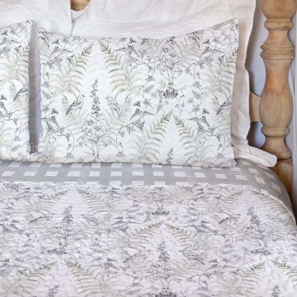 Handmade Emmeline Floral Bird Quilt | IMHQD9471