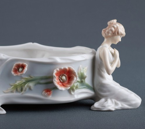 Kneeling Maiden and Poppies Fine Porcelain Bowl | USIAP20321AA