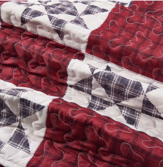 Hillcrest Country Star Red and Black Quilt Set | DUKDQ23243