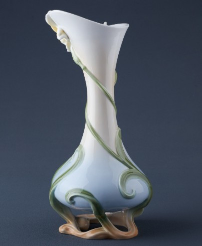 Lily Suspended Porcelain Vase | Unicorn Studios | USIAP20250AA